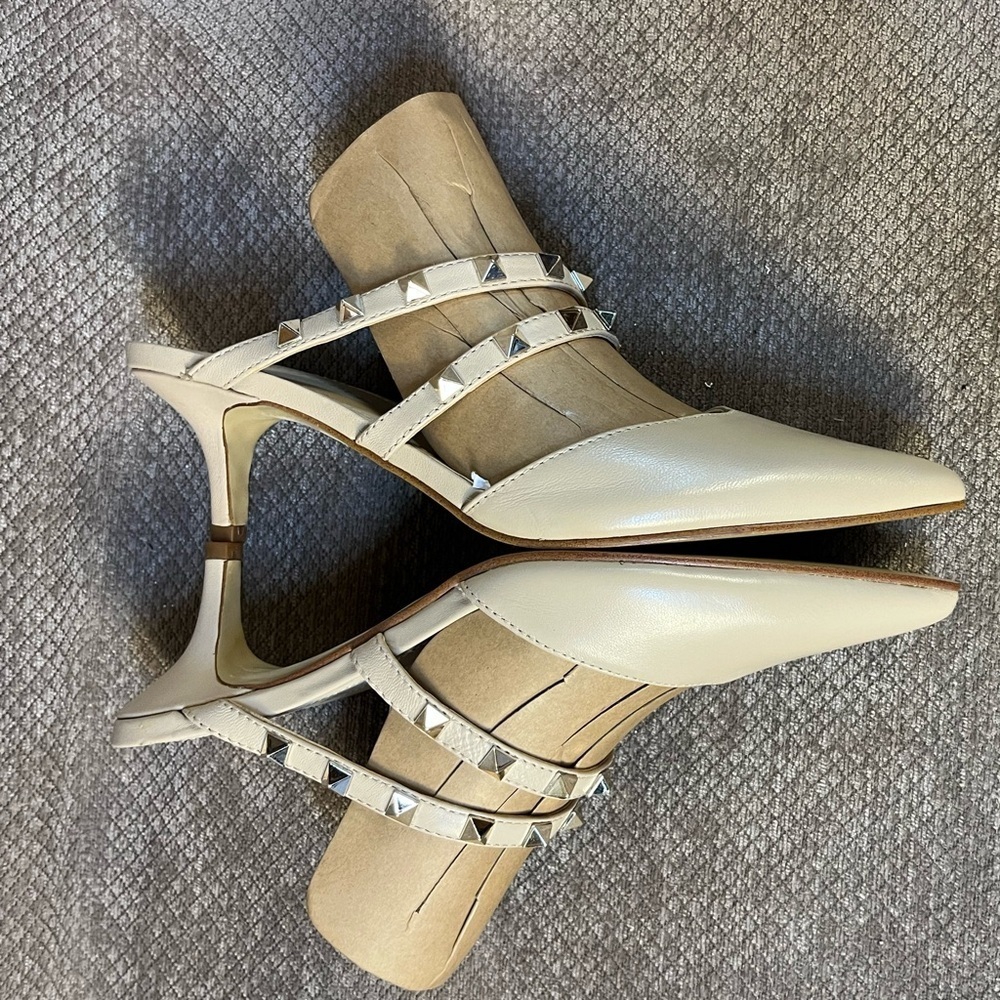 Marc Fisher Leather Nude Studded Pumps Mules size 7 NWT - Picture 2 of 15
